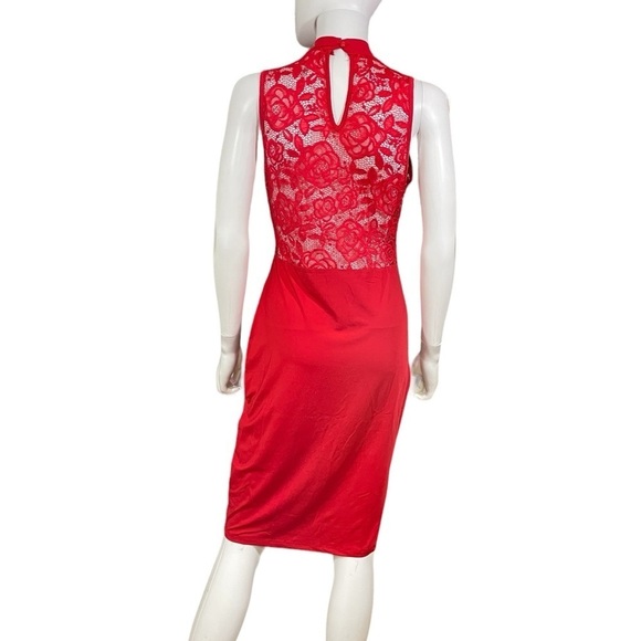 Red Crochet Sleeveless Dress
New - Picture 5 of 7